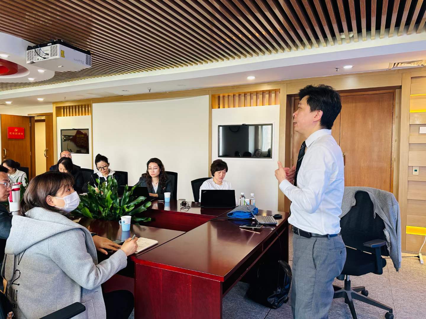 周刚为建设银行提供《汇报型PPT呈现技巧》培训